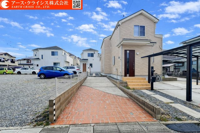 【外観】 | 野田市上花輪新町 | 日当たりの良さが伝わる明るい外観。清潔感のある外壁と整ったフォルムが印象的で、訪れる人を優しく迎え入れます。毎日の「ただいま」が楽しみになる、そんな一邸です。