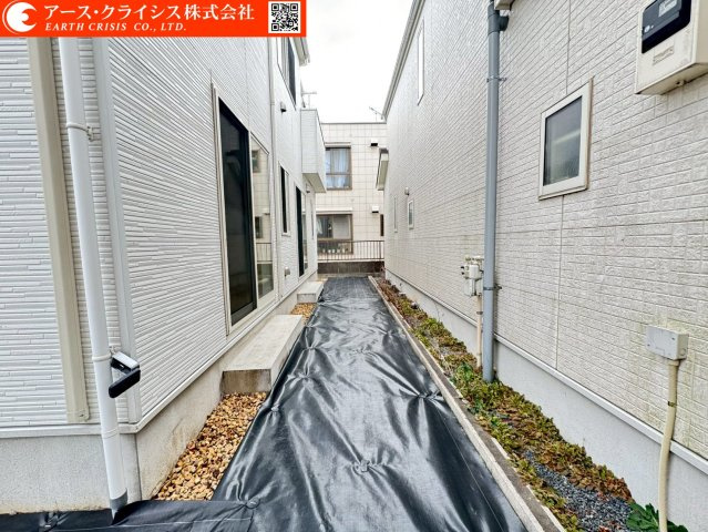 【庭】 | 野田市上花輪新町 | 陽光が降り注ぐお庭スペース。ガーデニングや家庭菜園、お子様の遊び場としても活用できる自由度の高い空間です。休日の楽しみが広がります。