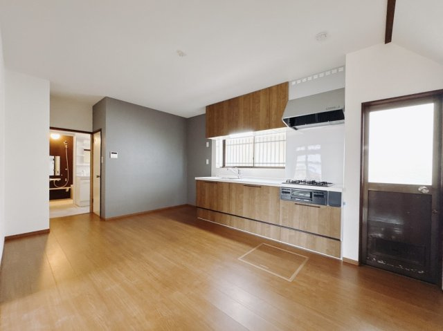 【中古戸建】桐生市新里町1期のキッチン|■ダイニングキッチン｜独立キッチンのメリットは人目を気にせずお料理が出来ることです！来客時にも手元を見られない安心感があります。