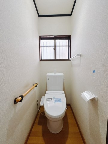 【中古戸建】桐生市新里町1期のトイレ|■トイレ｜1階と2階にトイレがございます♪