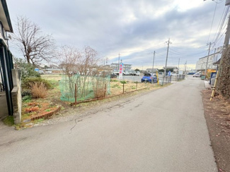 【前面道路含む現地写真】 | 狭山市青柳　建築条件なし売地　「新狭山駅」徒歩14分　敷地159坪　