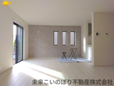 【居間・リビング】 | LiveleGarden.S第3久喜鷲宮 | 一日の中で多くの時間を過すことになるリビングダイニングだからこそ、いつも穏やかな空間であることが必然。爽やかな通風と採光を存分に感じる事が出来る空間です。