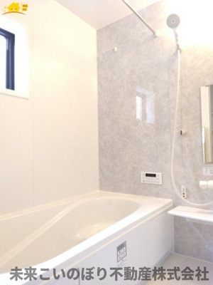 【浴室】 | LiveleGarden.S第3久喜鷲宮 | １坪サイズのバスルーム。浴室換気乾燥機を標準装備。乾きやすい床やお手入れのしやすい排水口など、いつも清潔にご使用いただけます。