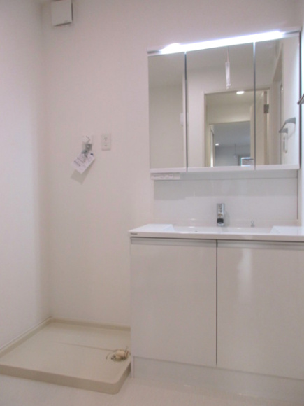 Ｍｏｔｏｒｒａｄ　Ｈｅｉｍの洗面所|★３面鏡の洗面化粧台★