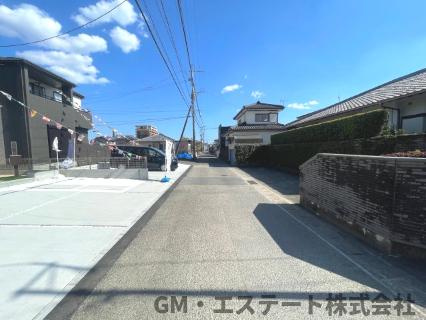 宮崎市大塚町小原田　新築住宅（C号棟）の前面道路含む現地写真