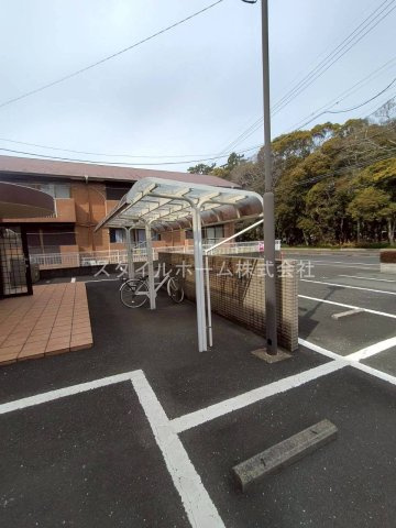 サニーパーク高師の駐車場