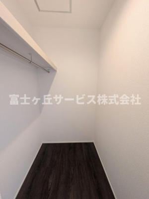 【収納】 | 袋井市旭町 新築一戸建て 2号棟 | ウォークインクローゼットです