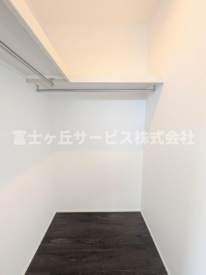 【収納】 | 袋井市旭町 新築一戸建て 2号棟 | ウォークインクローゼットです