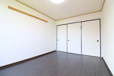 【洋室】 | グランディオス久喜 | 明るい洋室です