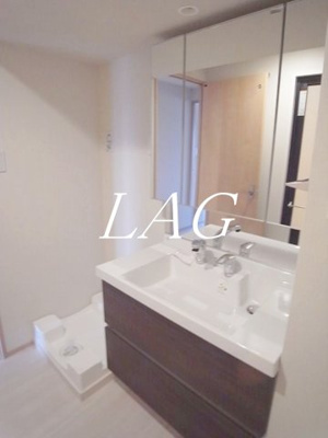 【洗面所】 | Grazia Kamata | 独立洗面台です。