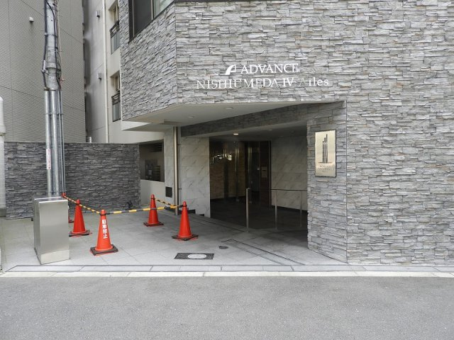 アドバンス西梅田Ⅳエールのエントランス