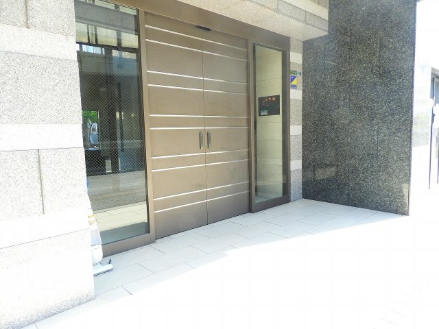 ARROW FIELDS壱番館のエントランス