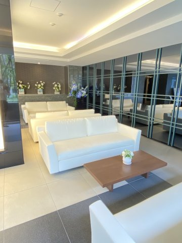 エントランスラウンジ