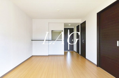 【居間・リビング】 | グランドソレイユ | 洋室のお部屋です。