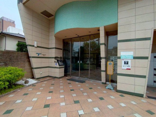 セレニテ高槻のエントランス