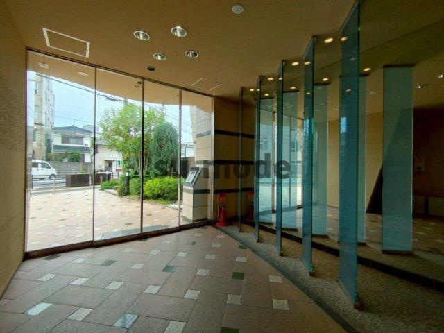 セレニテ高槻のロビー