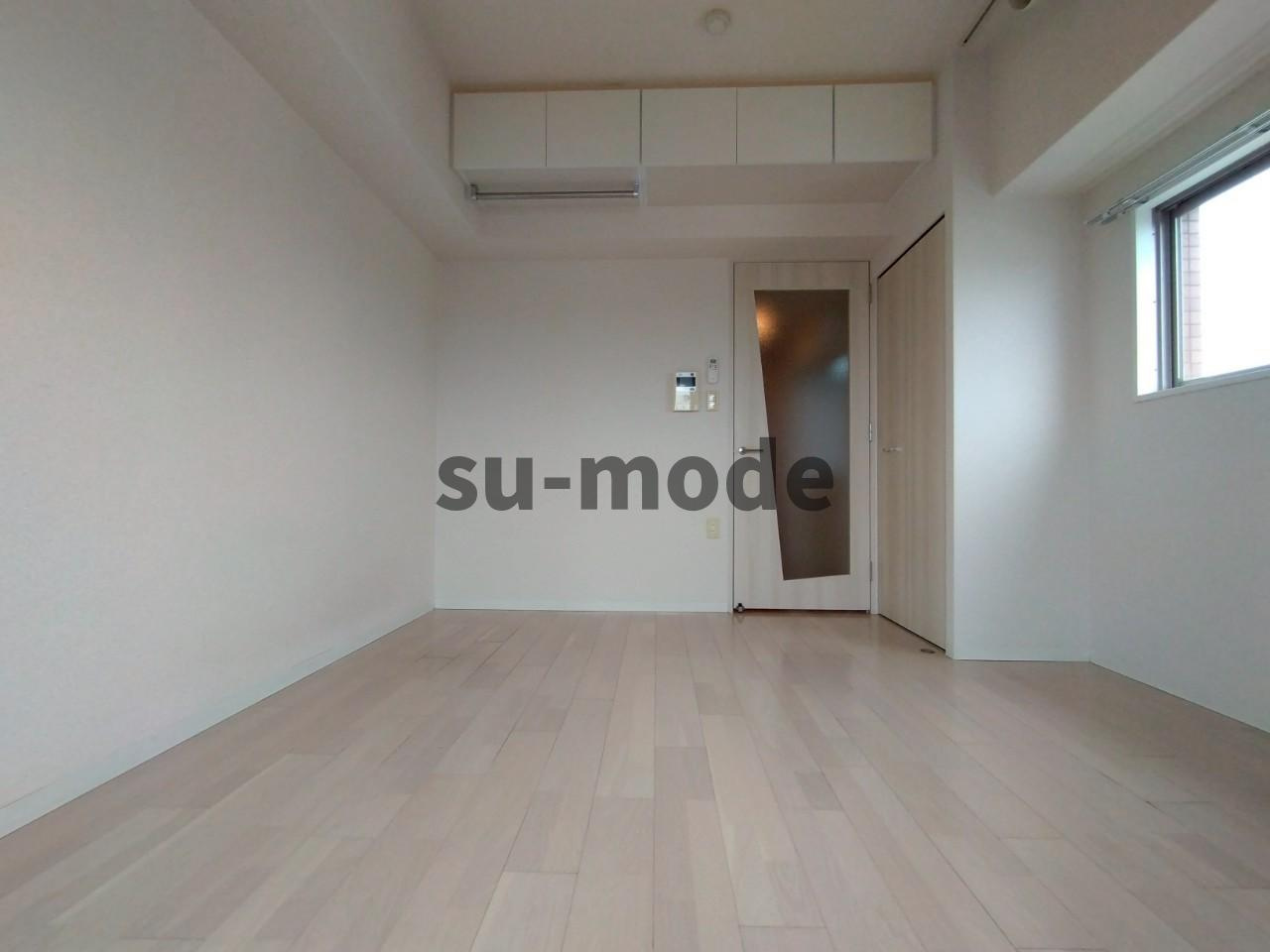 セレニテ高槻の居間・リビング