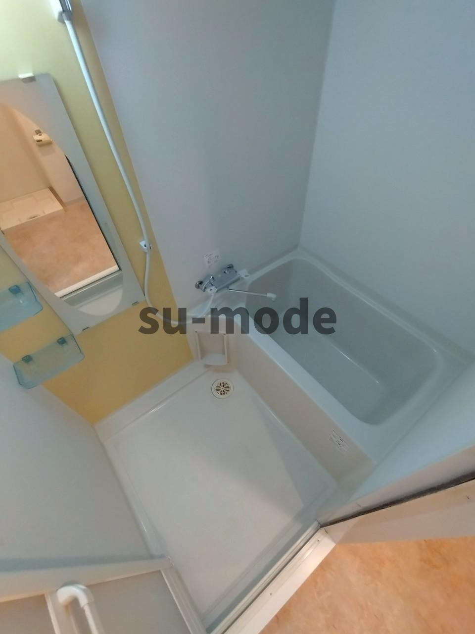 セレニテ高槻の浴室