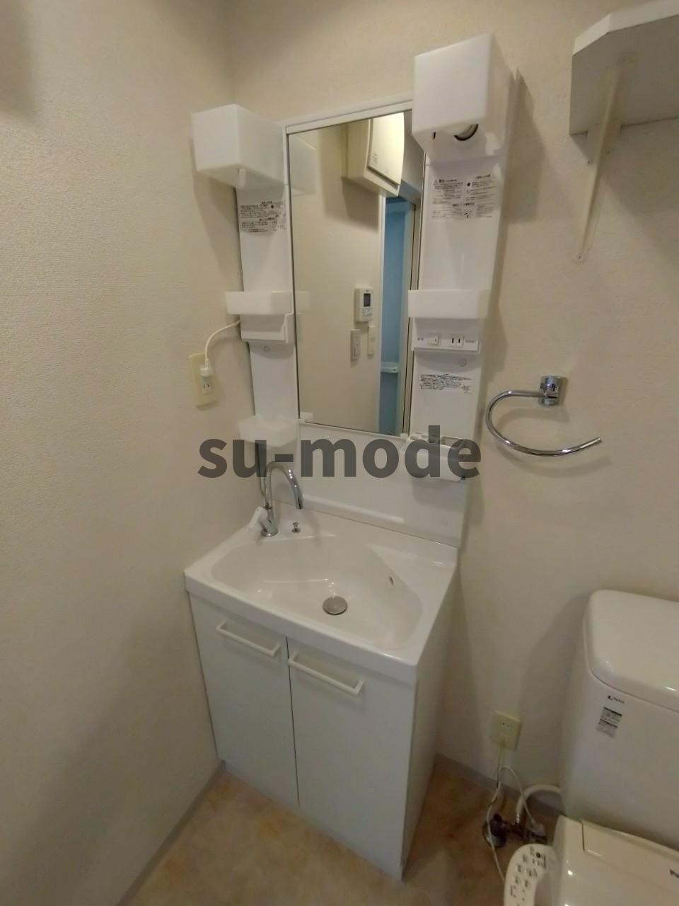 セレニテ高槻の洗面所