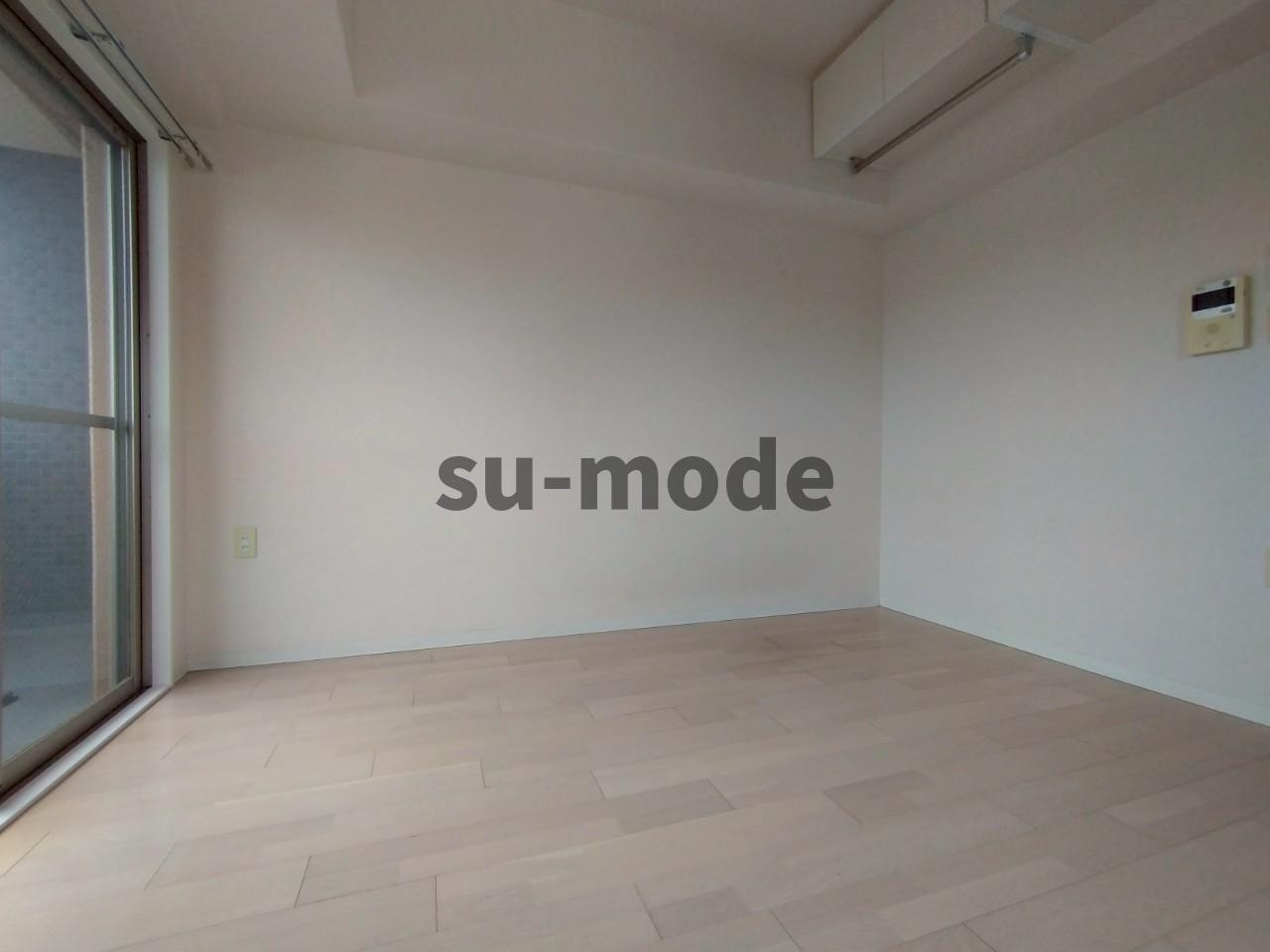 セレニテ高槻の洋室