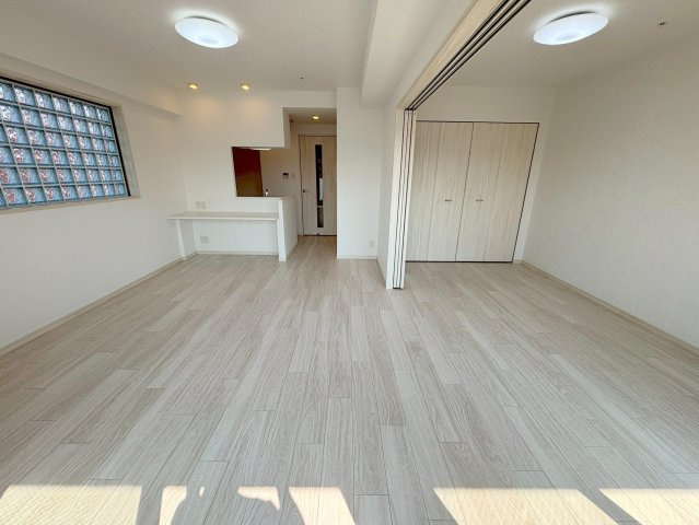 ORSUS新大阪の居間・リビング