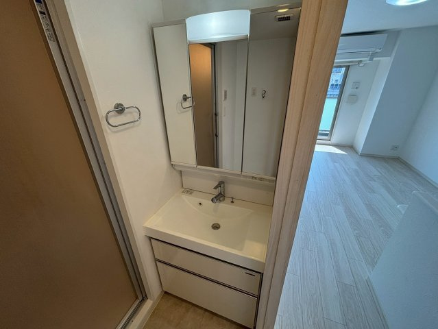 ORSUS新大阪の独立洗面台