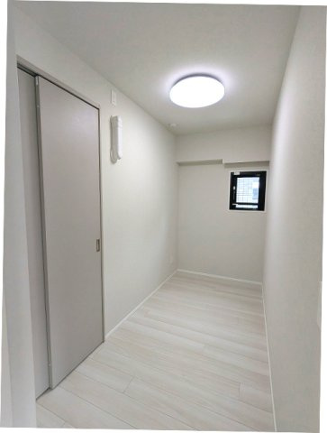 URBANEX上野のその他共用部分|インターネット無料
3帖洋室、照明付
上層階からの窓からはスカイツリー見えます
エアコン取付可能です
スライドドアのクローゼット
フロアで内装カラーホワイトとブラウンが選べます