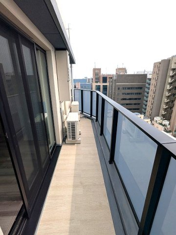 URBANEX上野のバルコニー|13F、バルコニー、
南向き、上層階は日当り眺望良好