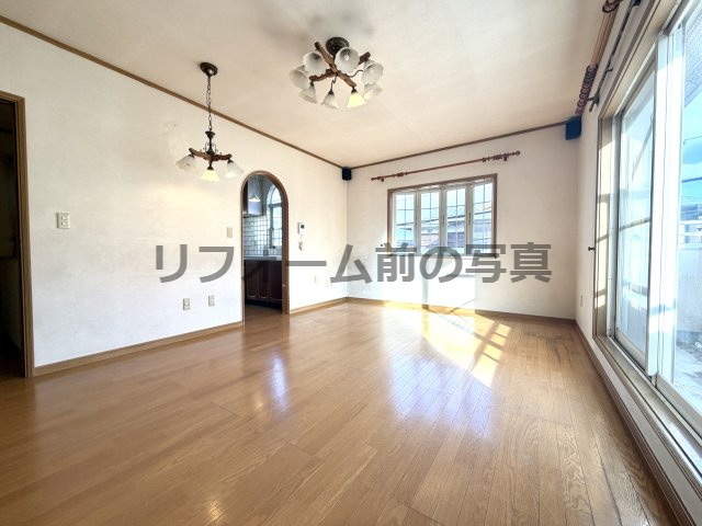 千種区宮根台二丁目戸建の居間・リビング|こちらのリビングで趣味の時間をお楽しみください