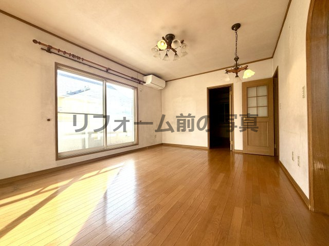 千種区宮根台二丁目戸建の居間・リビング|ゆったり過ごせるリビングです