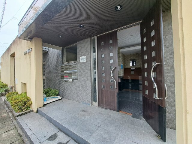ソシア楠乃木のエントランス|建物の内部です
