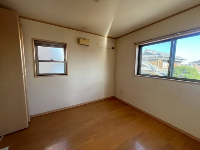 刈谷市高倉町の洋室|5.3帖の2階洋室