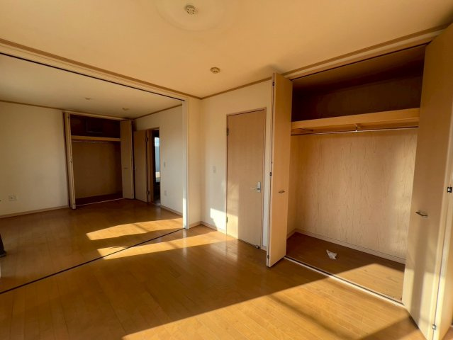 刈谷市高倉町の洋室|11.8帖の2階洋室