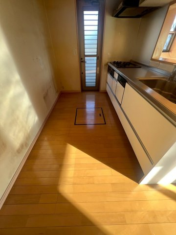 刈谷市高倉町のキッチン|勝手口もあります！
※キッチンリフォーム予定