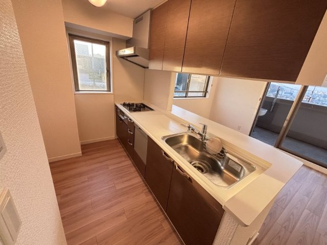 グリーンベル小幡緑地のキッチン|きれいなキッチンです