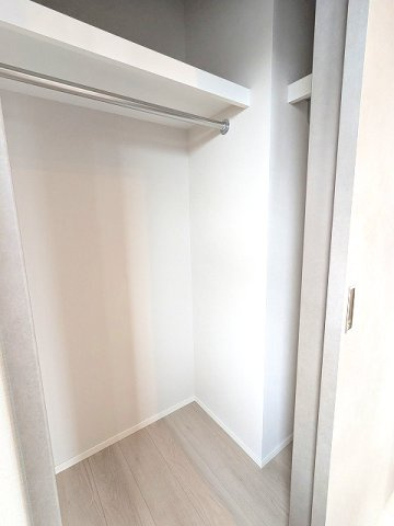 SEASON FLATS浅草六丁目の収納|ウォークインクローゼットです