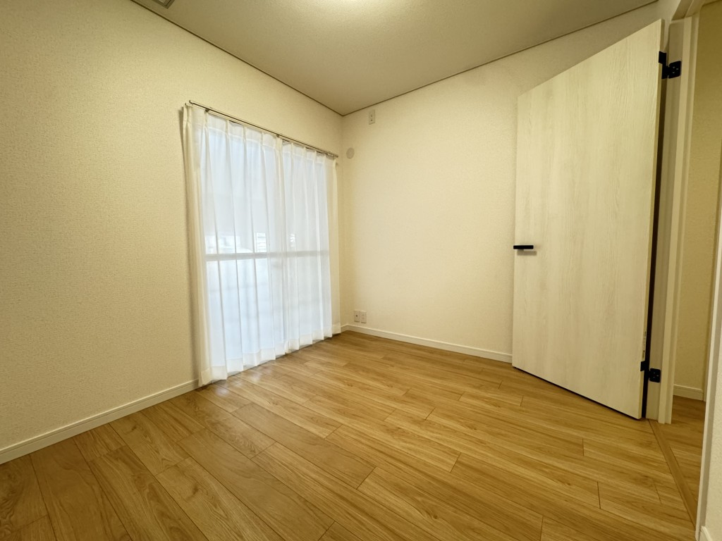 カーサビアンカ高坂の洋室|個人の部屋や寝室として使える洋室です