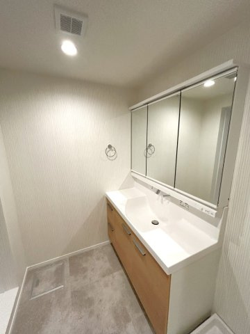 三旺マンション城山の独立洗面台|使いやすい独立洗面台です