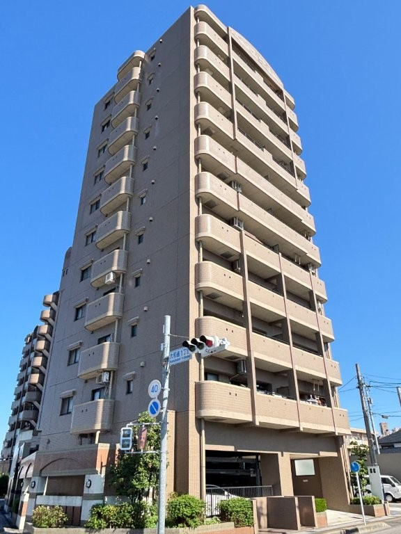 シャトー勝川Ⅲの外観|外観は落ち着いています