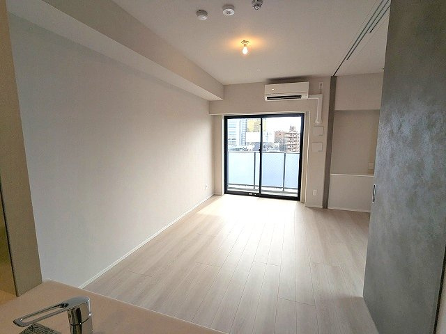 SEASON FLATS浅草六丁目の設備|南向き日当り良好、リビングと洋室にエアコン付き