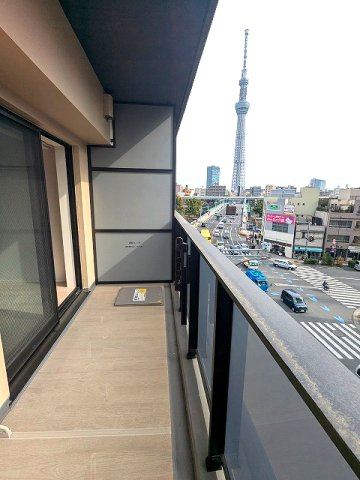 SEASON FLATS浅草六丁目の設備|5F、バルコニーからスカイツリー隅田川花火見えます