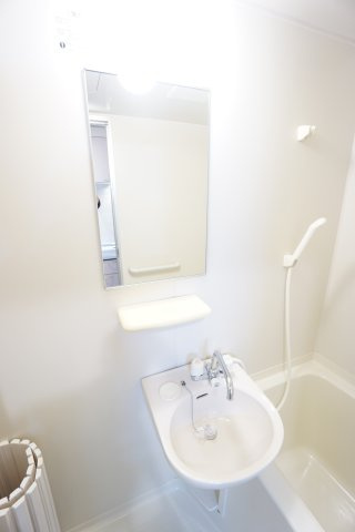 メゾン２１の洗面所|脱衣スペースもあります