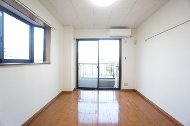 メゾン２１の寝室|ゆとりの広さです