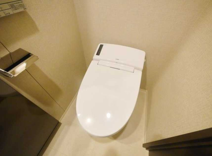 ドゥーエ二子新地　駅近　築浅　オートロックのトイレ