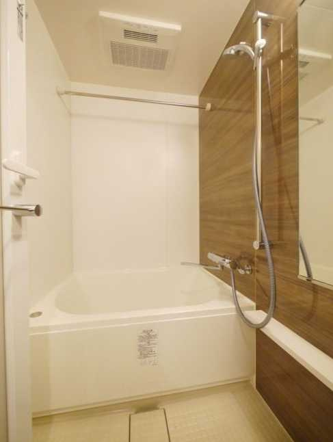 ドゥーエ二子新地　駅近　築浅　オートロックの浴室