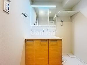 アーバンキャッスル新小岩の独立洗面台|ドキドキの新生活も、安心してスタート。ぴったりの住まいを見つけませんか？クランディアが一緒に住まい選びをサポートします‼　まずは、お気軽にお問合せください　＃クランディア