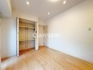 アーバンキャッスル新小岩の洋室|ドキドキの新生活も、安心してスタート。ぴったりの住まいを見つけませんか？クランディアが一緒に住まい選びをサポートします‼　まずは、お気軽にお問合せください　＃クランディア