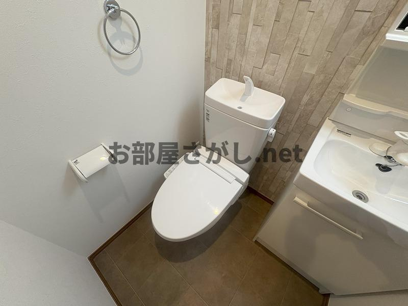 【築浅！学生・新社会人にオススメ！】ココライフ羽沢横浜のトイレ