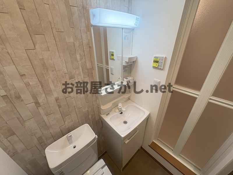 【築浅！学生・新社会人にオススメ！】ココライフ羽沢横浜の洗面所