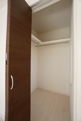 【収納】 | 上高田4丁目戸建 | ウォークインクローゼット。